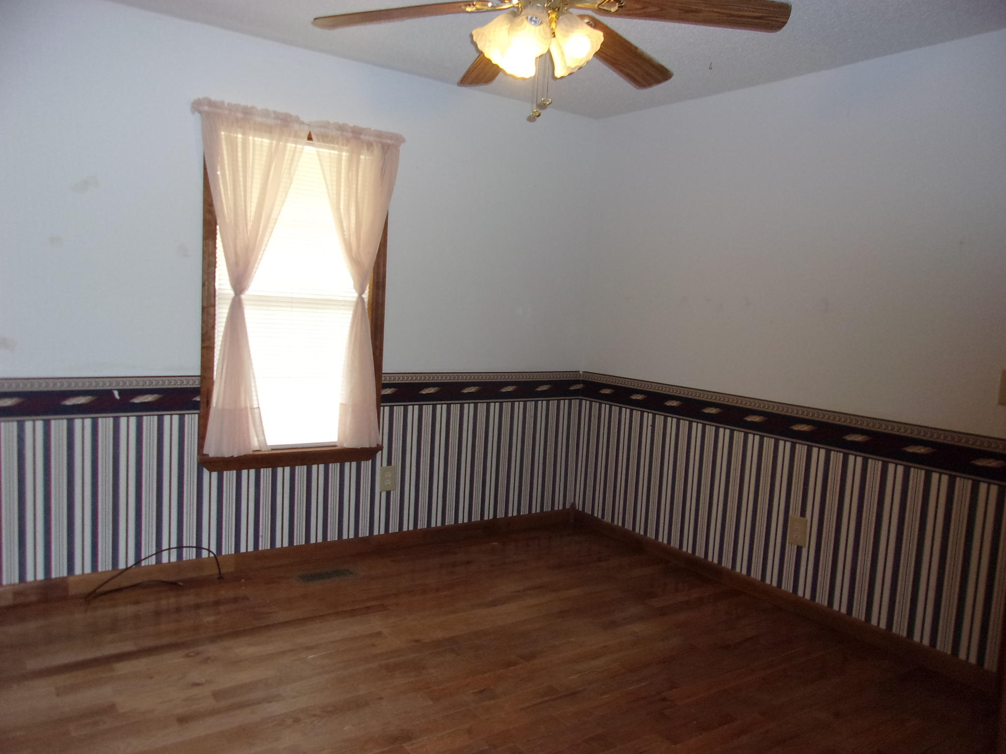 1303 Grayson Road Whitwell, TN 37397 - Photo 9 of 40 394_2443