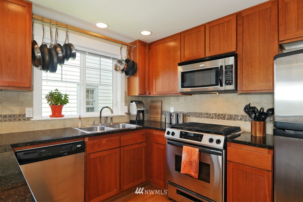 508 North 46th Street Seattle, WA 98103 - Photo 4 of 20