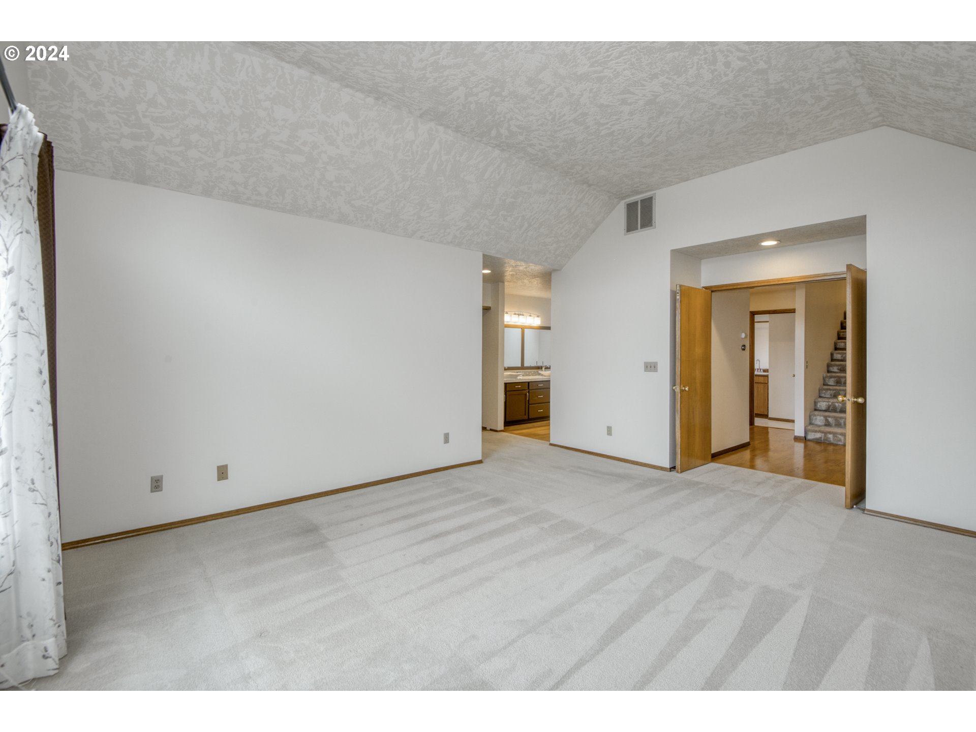612 Southeast Lovrien Place Gresham, OR 97080 - Photo 18 of 48 a view of an empty room