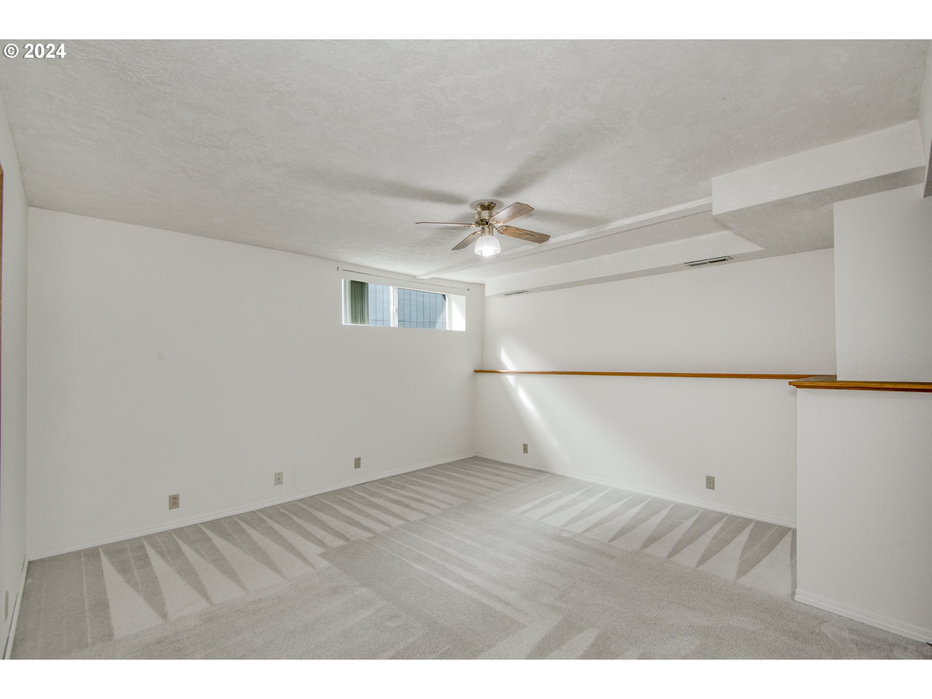 612 Southeast Lovrien Place Gresham, OR 97080 - Photo 30 of 48 a view of an empty room