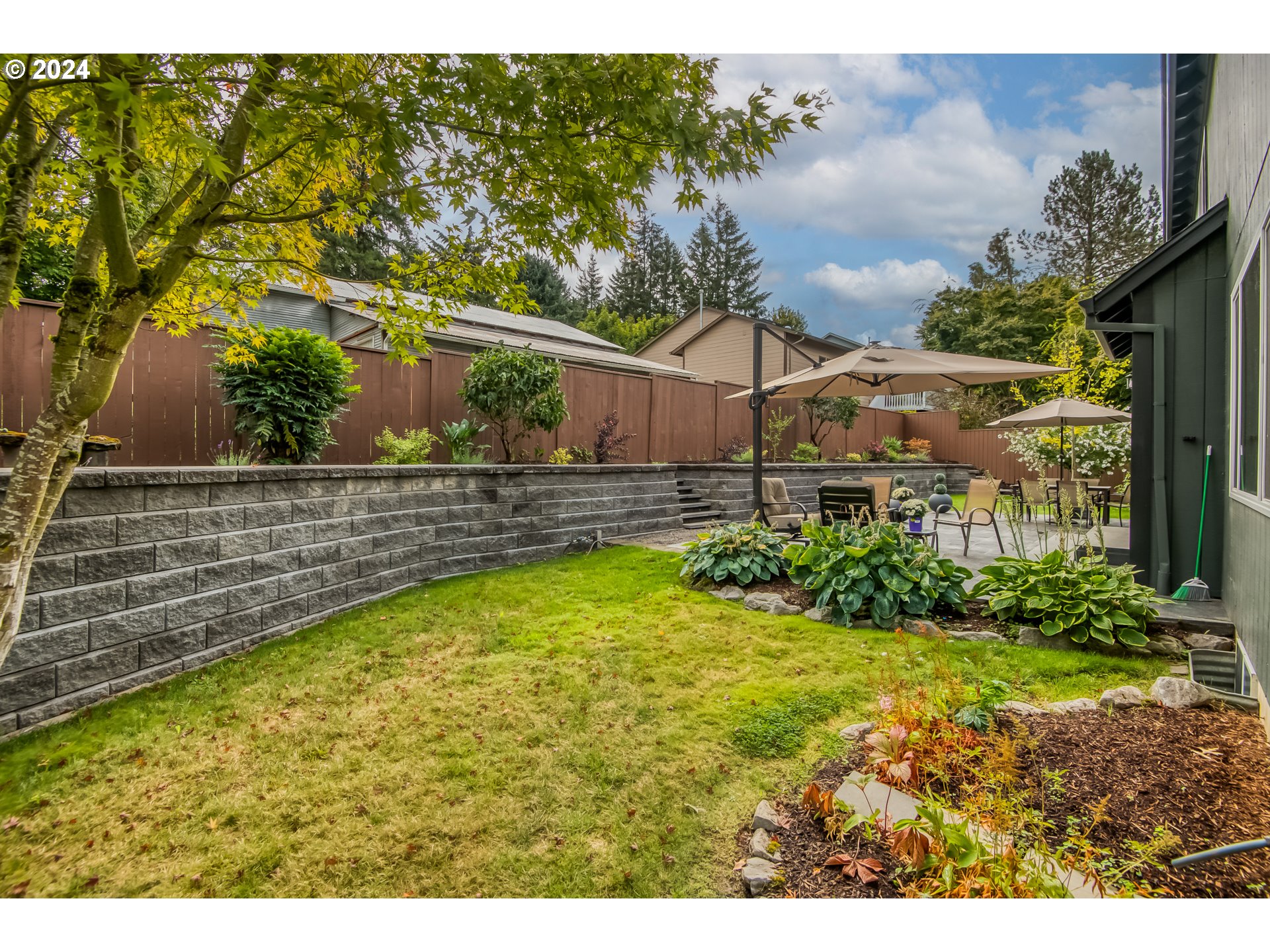 612 Southeast Lovrien Place Gresham, OR 97080 - Photo 38 of 48 a view of outdoor space and yard
