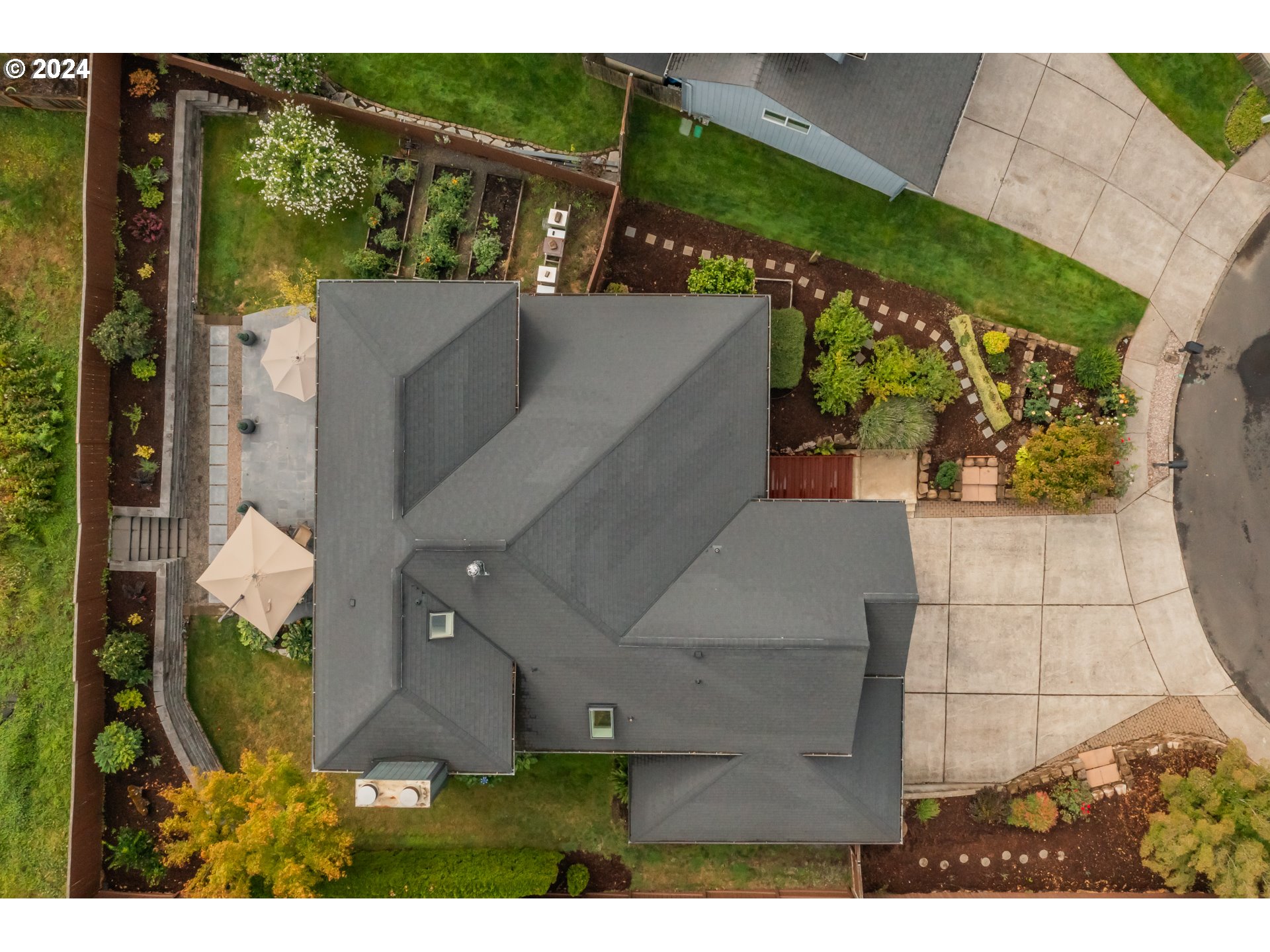 612 Southeast Lovrien Place Gresham, OR 97080 - Photo 42 of 48 a view of a backyard