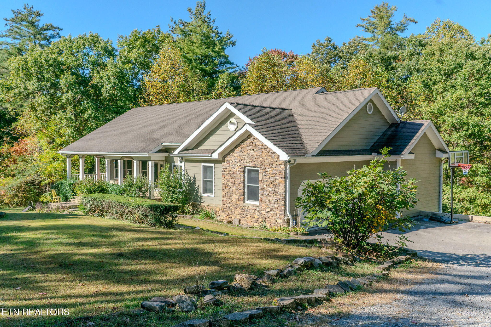 117 Cooper Road Tallassee, TN 37878 - Photo 2 of 51 44-web-or-mls-_DSC2840-HDR