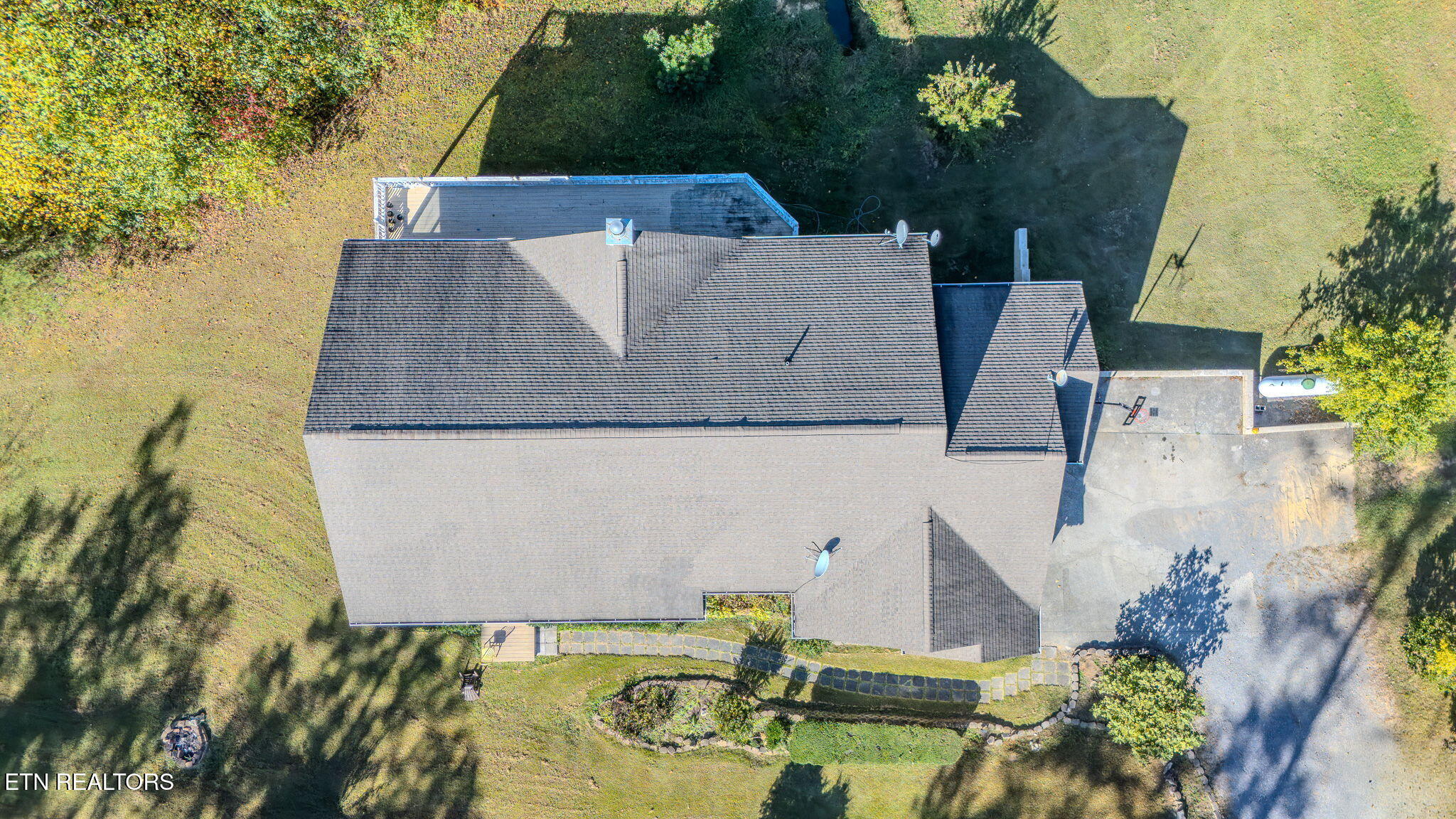 117 Cooper Road Tallassee, TN 37878 - Photo 48 of 51 48-web-or-mls-DJI_20251016110333_0317_D