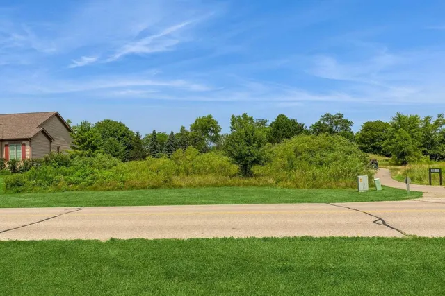 $229,000 | 964 Geneva National Avenue North, Unit 3307, Geneva, WI 53147