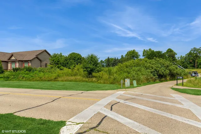 $229,000 | 964 Geneva National Avenue North, Unit 3307, Geneva, WI 53147