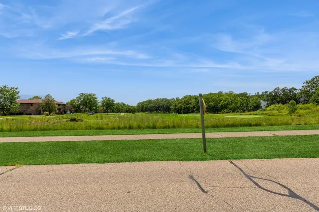 $229,000 | 964 Geneva National Avenue North, Unit 3307, Geneva, WI 53147