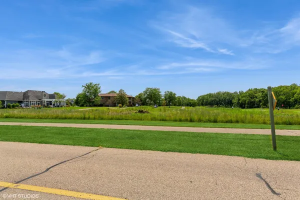 $229,000 | 964 Geneva National Avenue North, Unit 3307, Geneva, WI 53147