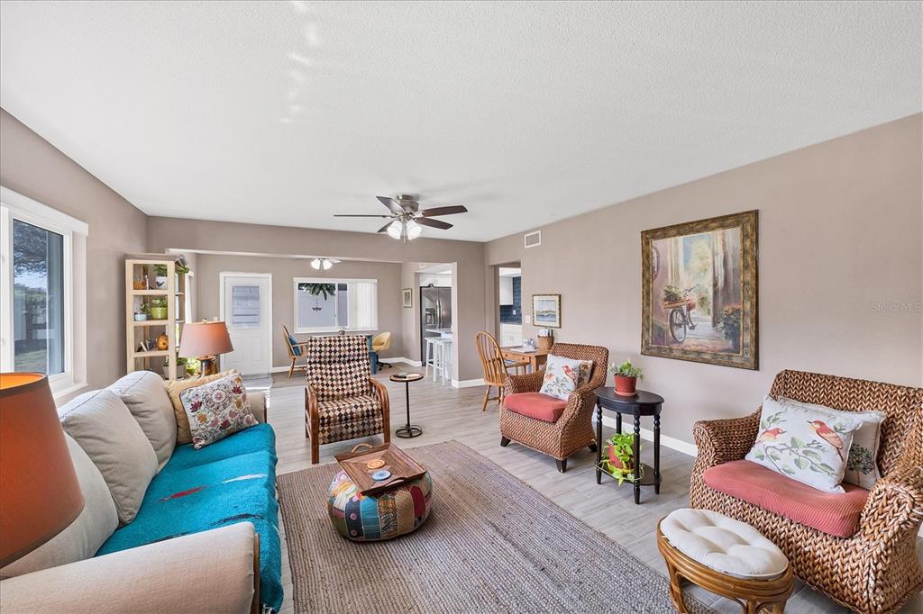 3806 Roxane Boulevard, Unit 161 Sarasota, FL 34235 - Photo 16 of 45