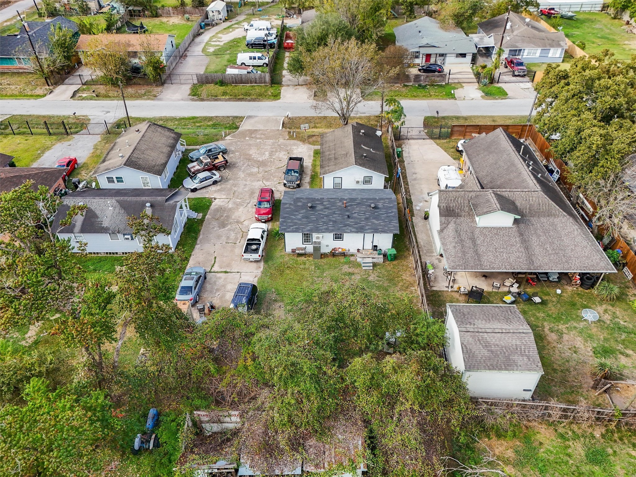8514 Spaulding Street Houston, TX 77016 - Photo 15 of 19 an aerial view of residential houses with outdoor space and parking