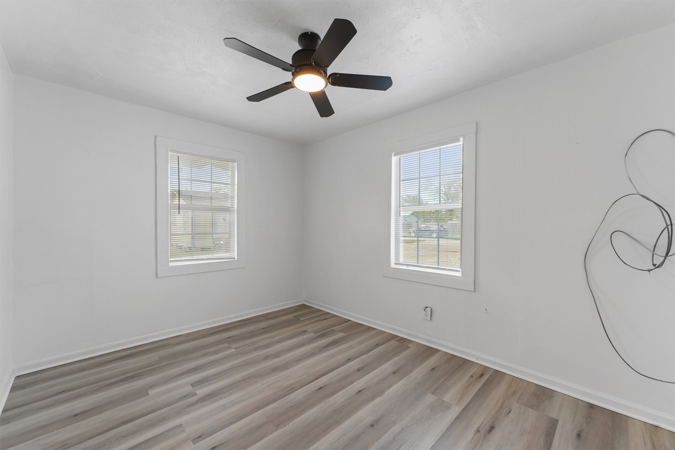 8514 Spaulding Street Houston, TX 77016 - Photo 4 of 19 a view of a livingroom with a window