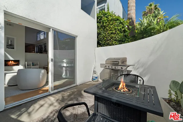 $1,599,000 | 11925 Goshen Avenue, Unit 4, Los Angeles, CA 90049