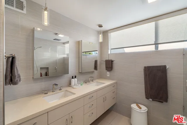 $1,599,000 | 11925 Goshen Avenue, Unit 4, Los Angeles, CA 90049