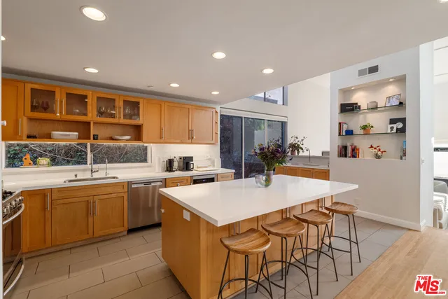 $1,599,000 | 11925 Goshen Avenue, Unit 4, Los Angeles, CA 90049