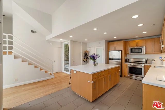 $1,599,000 | 11925 Goshen Avenue, Unit 4, Los Angeles, CA 90049