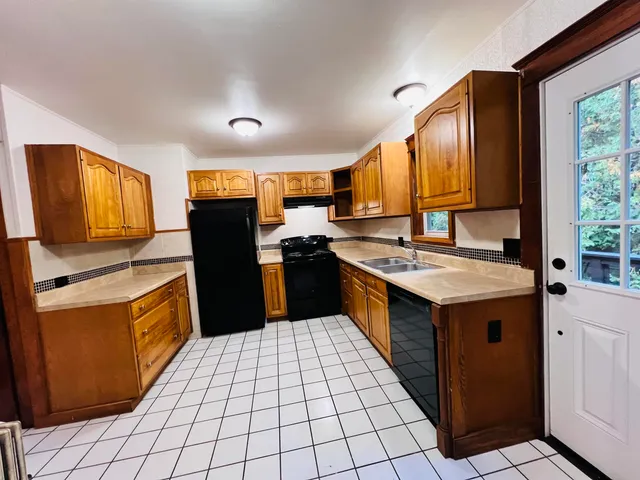 $275,000 | 9 Allen Court, St. Johnsbury, VT 05819