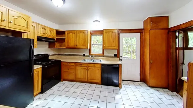 $275,000 | 9 Allen Court, St. Johnsbury, VT 05819