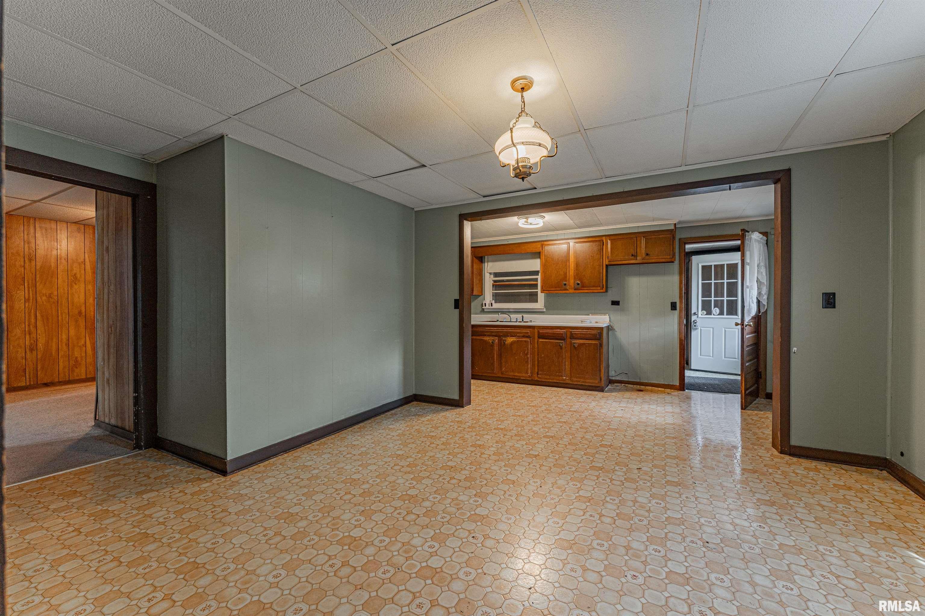 710 South Cedar Street Delavan, IL 61734 - Photo 5 of 27