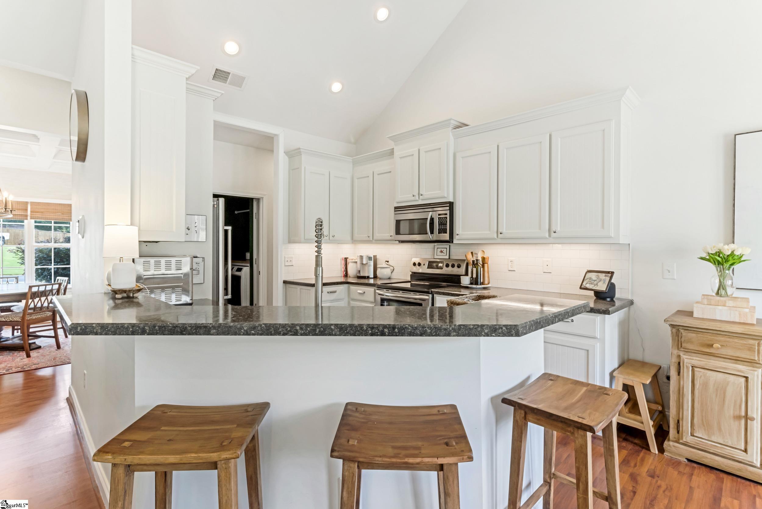 570 Carey Drive Greer, SC 29651 - Photo 6 of 37