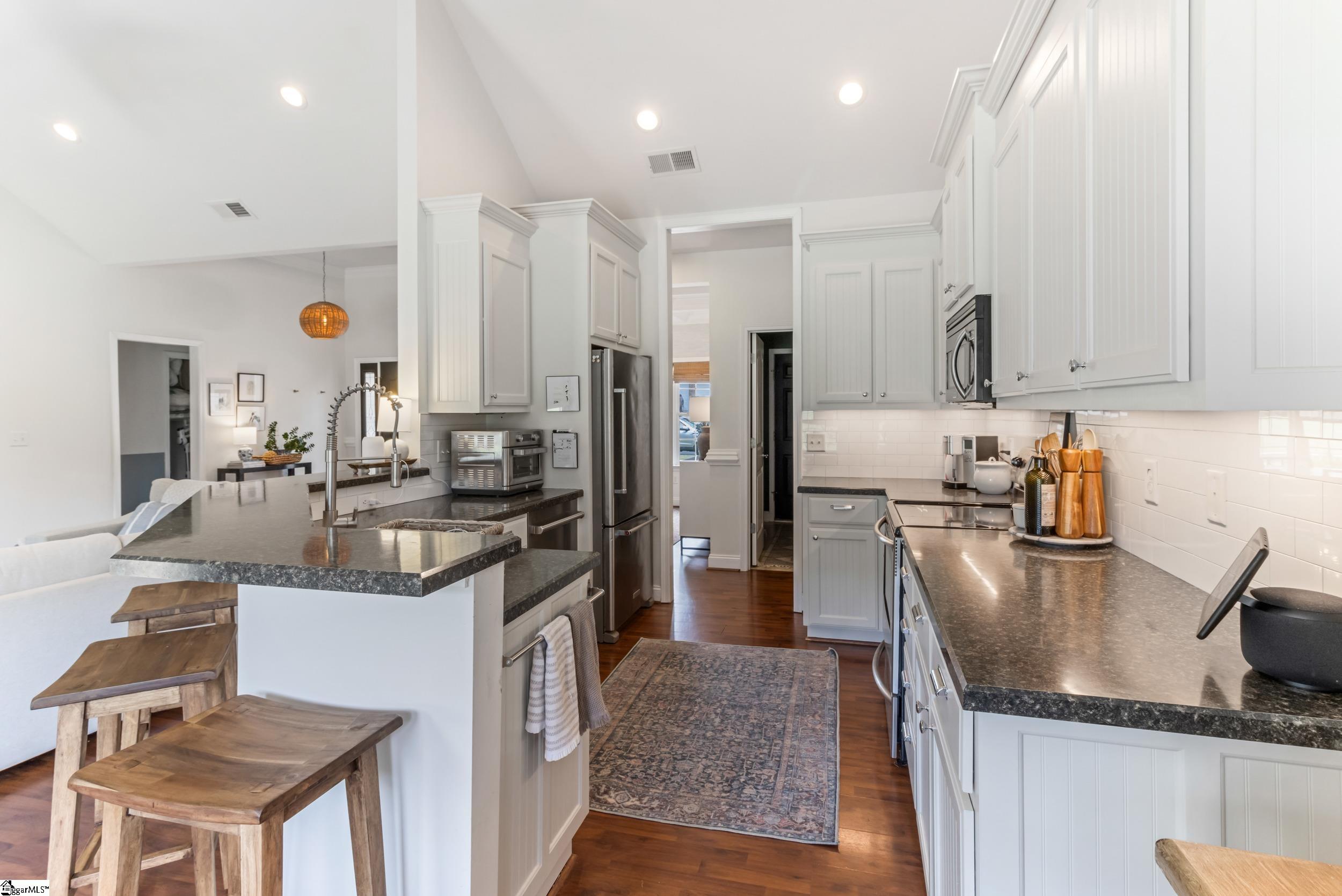 570 Carey Drive Greer, SC 29651 - Photo 7 of 37