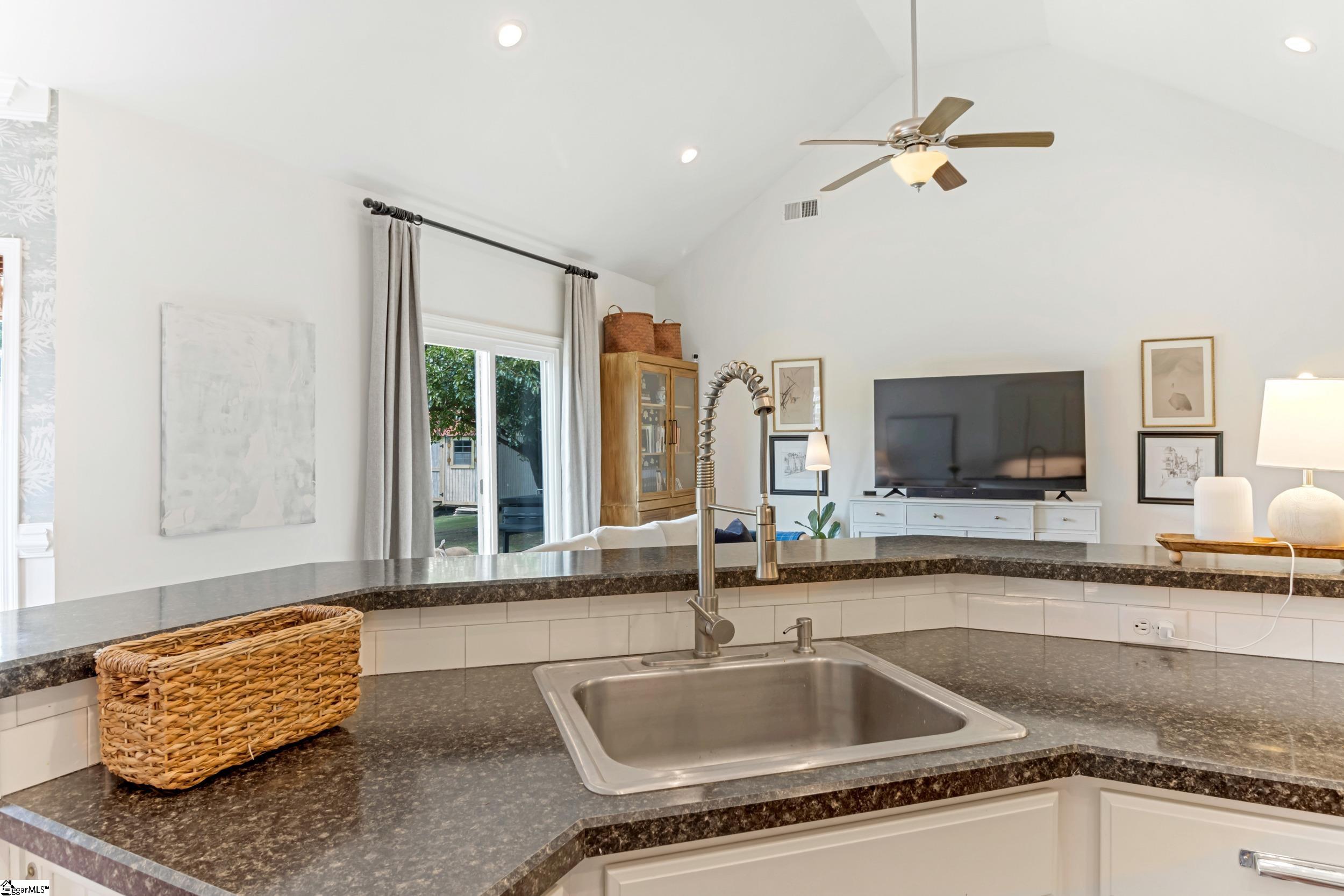 570 Carey Drive Greer, SC 29651 - Photo 9 of 37