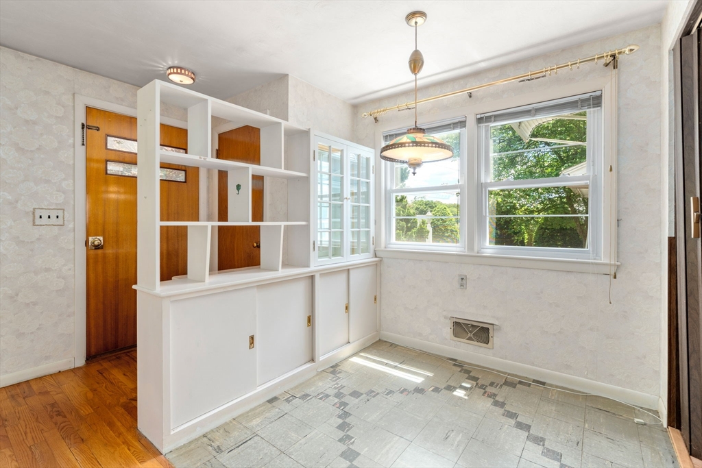 10 Davis Road Hudson, MA 01749 - Photo 12 of 38