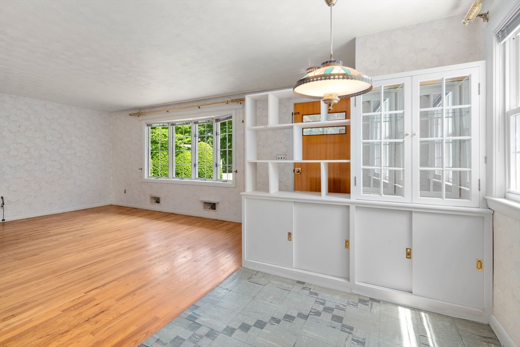 10 Davis Road Hudson, MA 01749 - Photo 13 of 38