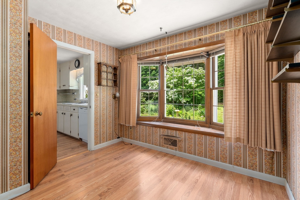 10 Davis Road Hudson, MA 01749 - Photo 14 of 38