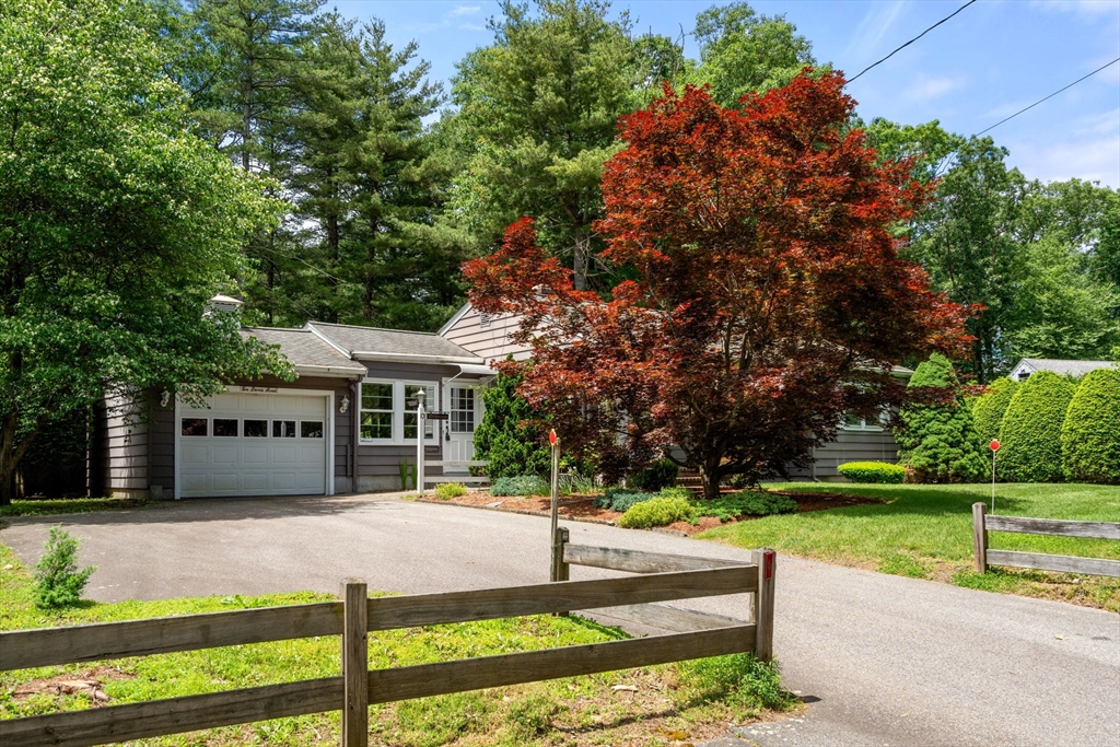 10 Davis Road Hudson, MA 01749 - Photo 2 of 38