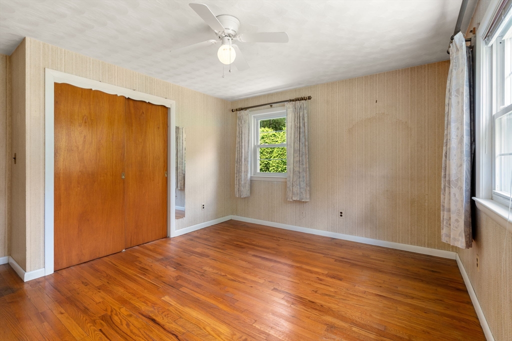 10 Davis Road Hudson, MA 01749 - Photo 21 of 38