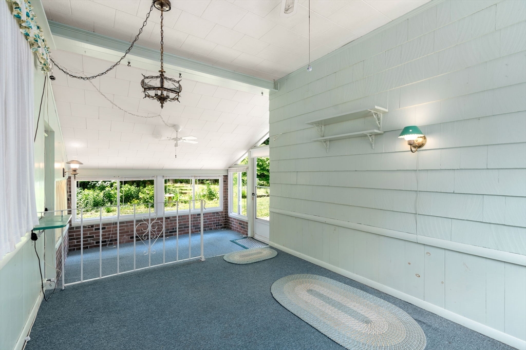 10 Davis Road Hudson, MA 01749 - Photo 24 of 38