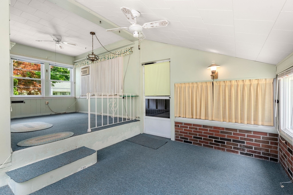 10 Davis Road Hudson, MA 01749 - Photo 27 of 38