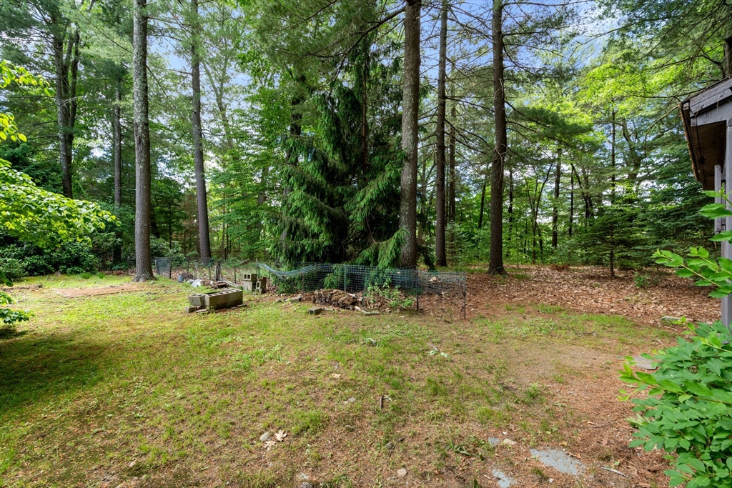 10 Davis Road Hudson, MA 01749 - Photo 35 of 38