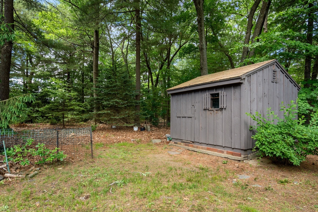 10 Davis Road Hudson, MA 01749 - Photo 36 of 38