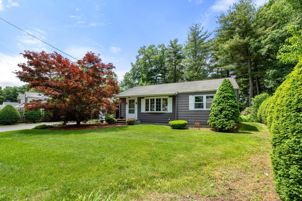 10 Davis Road Hudson, MA 01749 - Photo 5 of 38