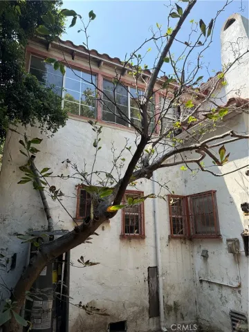a view of a house with a park