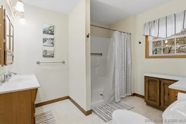 $405,000 | 47 Vaughan Road, Eldon, MO 65026