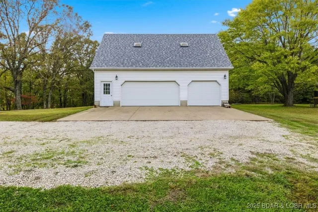 $405,000 | 47 Vaughan Road, Eldon, MO 65026