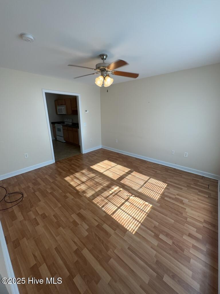 643 Fowler Manning Road, Unit 17 Richlands, NC 28574 - Photo 3 of 14 Living Room