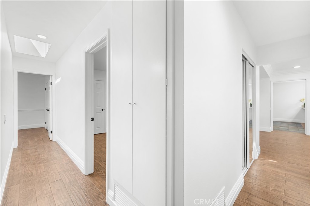 26096 Adamor Road Calabasas, CA 91302 - Photo 37 of 61 Hallway to secondary bedrooms.