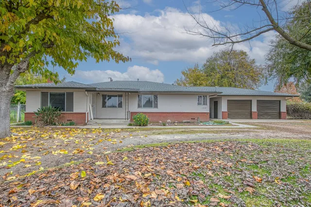 $350,000 | 13130 South Henderson Road, Caruthers, CA 93609