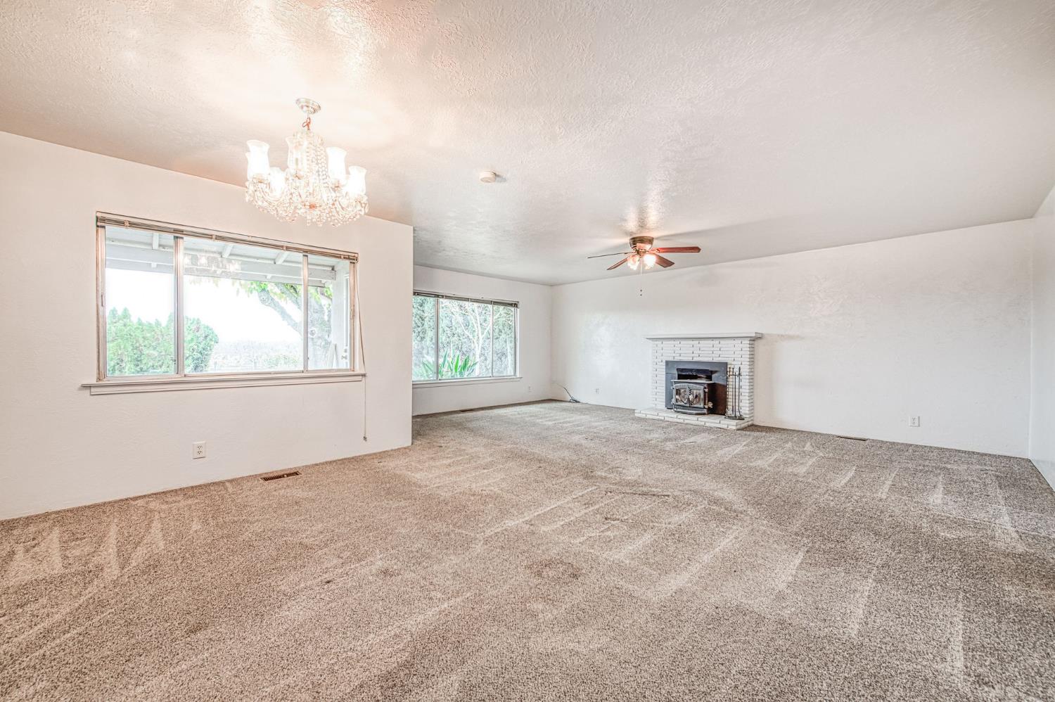 13130 South Henderson Road Caruthers, CA 93609 - Photo 12 of 36