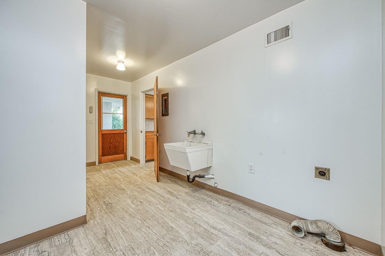 13130 South Henderson Road Caruthers, CA 93609 - Photo 13 of 36