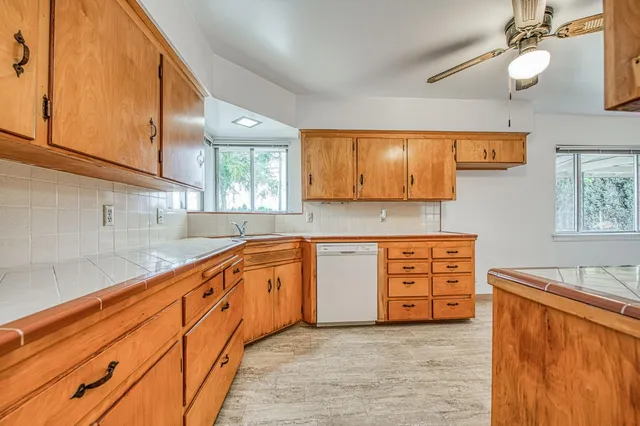 $325,000 | 13130 South Henderson Road, Caruthers, CA 93609