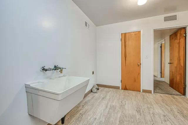 $325,000 | 13130 South Henderson Road, Caruthers, CA 93609