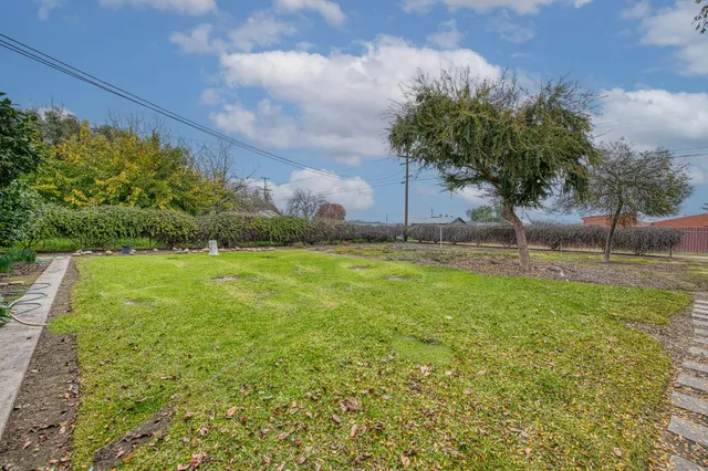 $325,000 | 13130 South Henderson Road, Caruthers, CA 93609