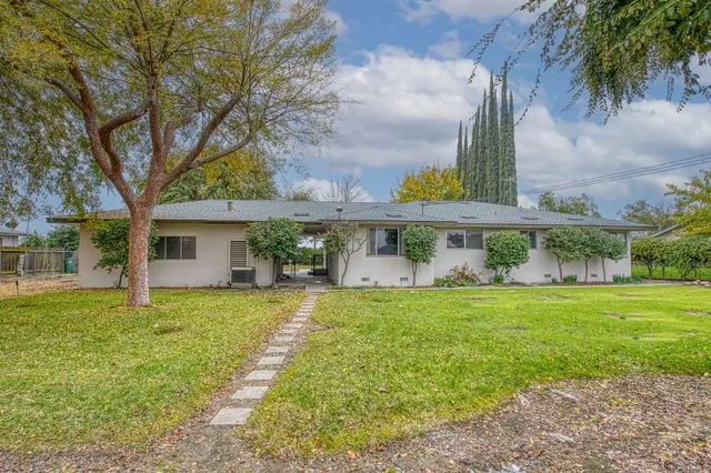 $325,000 | 13130 South Henderson Road, Caruthers, CA 93609