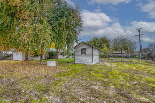 $325,000 | 13130 South Henderson Road, Caruthers, CA 93609