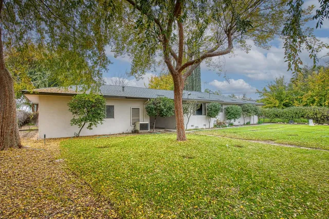 $325,000 | 13130 South Henderson Road, Caruthers, CA 93609