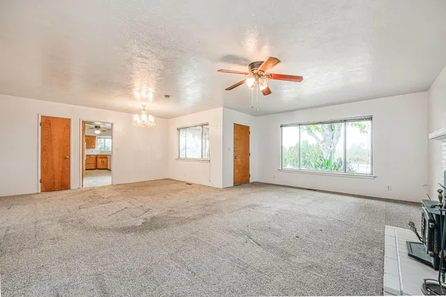 $325,000 | 13130 South Henderson Road, Caruthers, CA 93609